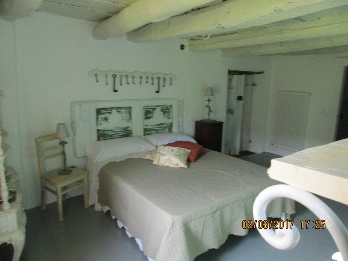 Bed and Breakfast Viandanti, Artisti E Sognatori à Comano  Extérieur photo
